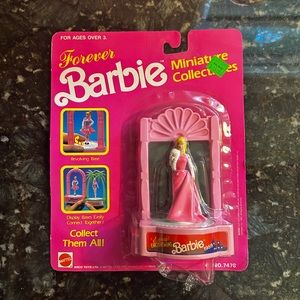 Vintage 1989 Barbie miniature collectibles